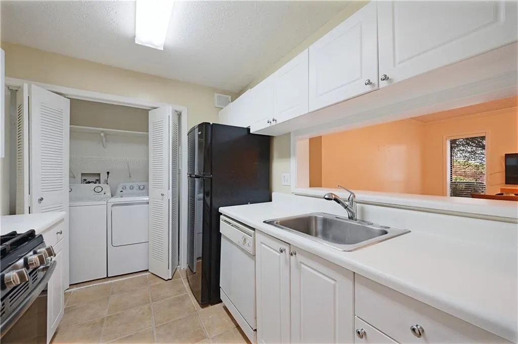 303 Summit North Drive Ne, Atlanta, Georgia 30324, 1 Bedroom Bedrooms, 0 ,1 BathroomBathrooms,Residential,For Sale,303 Summit North Drive Ne,7738536