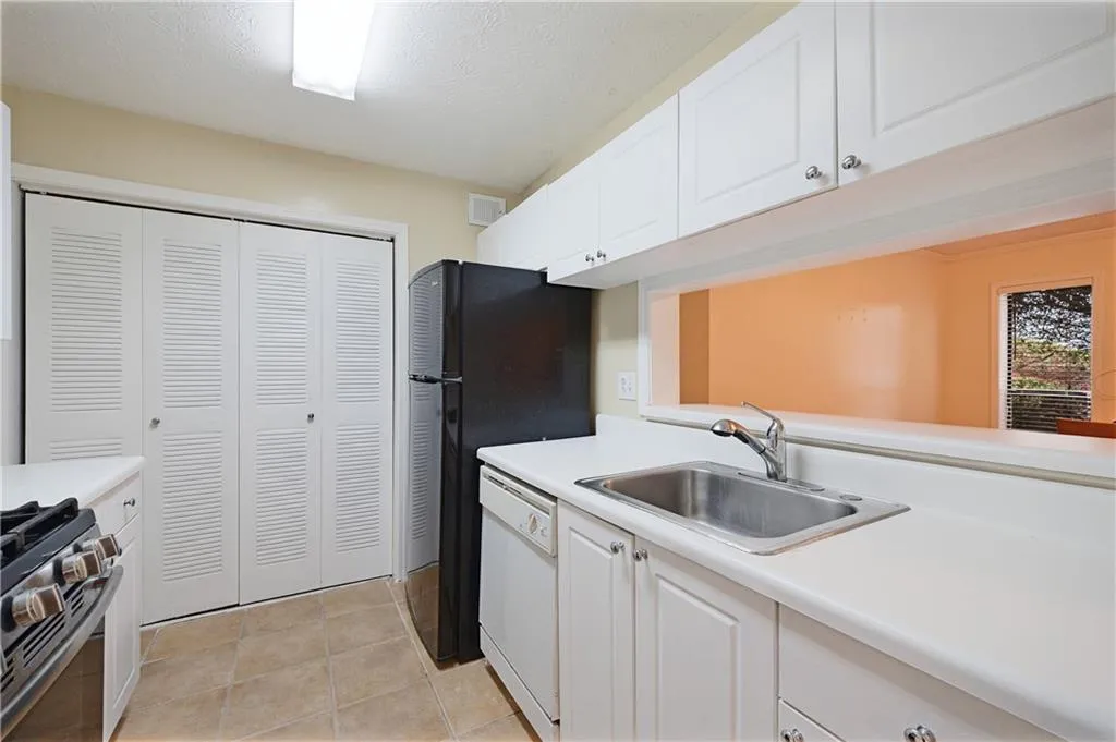 303 Summit North Drive Ne, Atlanta, Georgia 30324, 1 Bedroom Bedrooms, 0 ,1 BathroomBathrooms,Residential,For Sale,303 Summit North Drive Ne,7738536