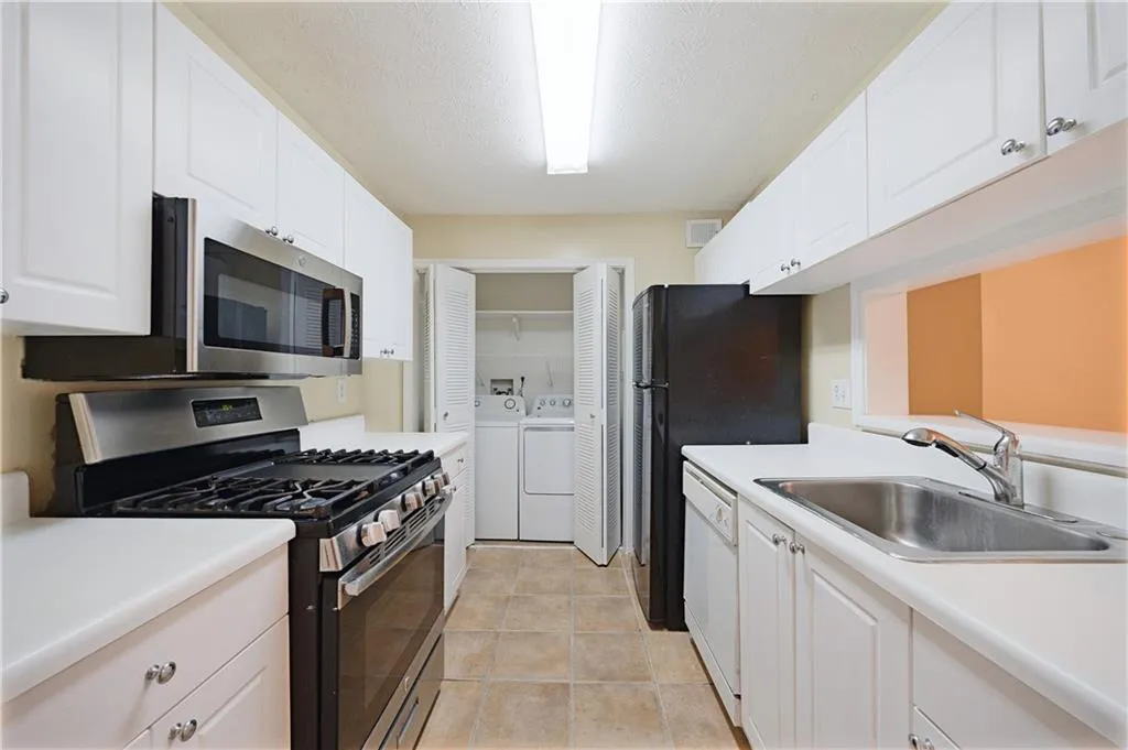 303 Summit North Drive Ne, Atlanta, Georgia 30324, 1 Bedroom Bedrooms, 0 ,1 BathroomBathrooms,Residential,For Sale,303 Summit North Drive Ne,7738536
