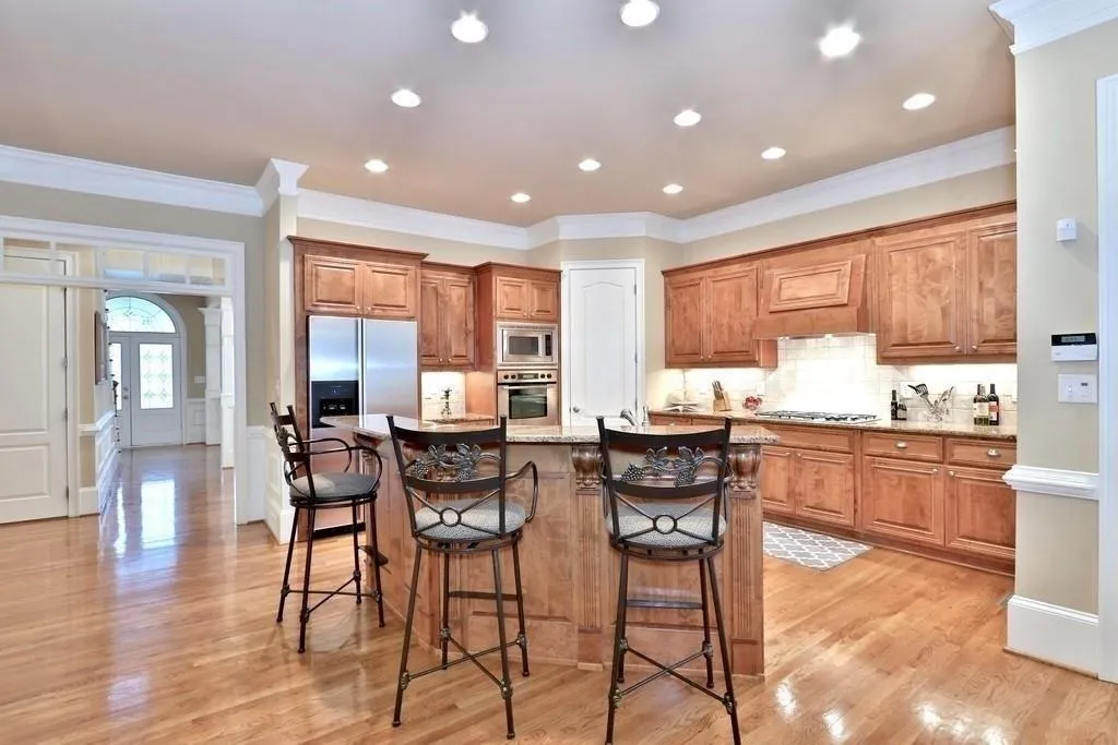 808 Stratford Court, Sandy Springs, Georgia 30350, 6 Bedrooms Bedrooms, ,6 BathroomsBathrooms,Residential,Sold,808 Stratford Court,6551437