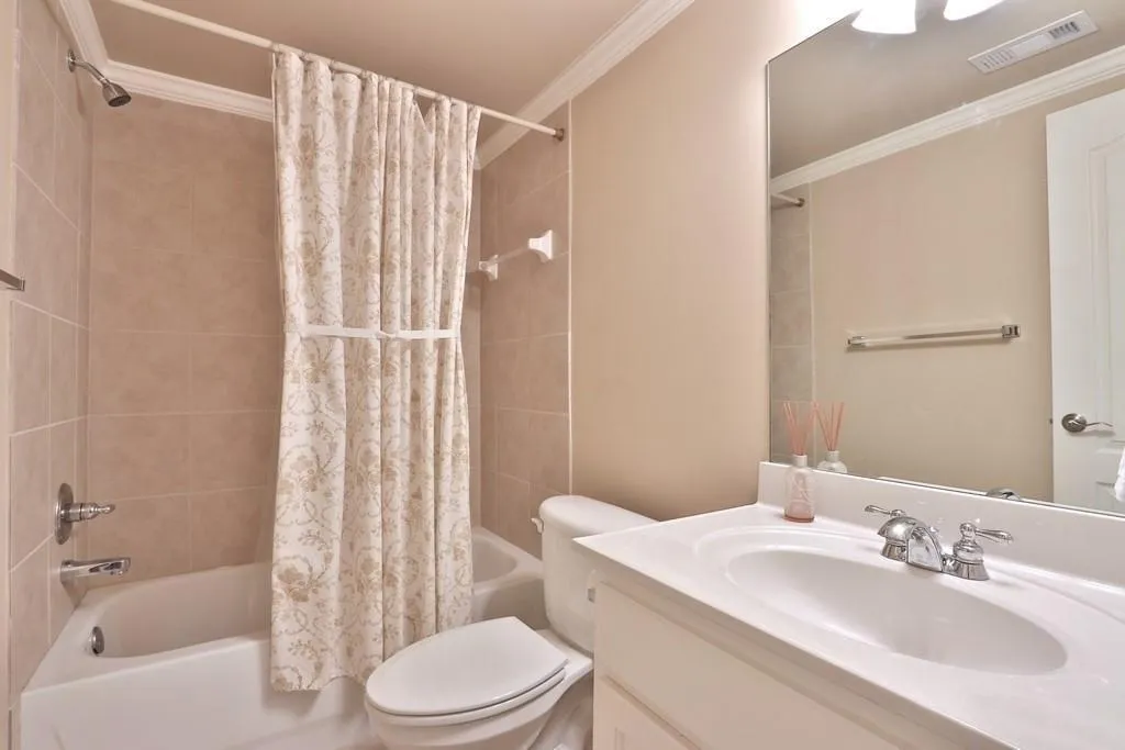 808 Stratford Court, Sandy Springs, Georgia 30350, 6 Bedrooms Bedrooms, ,6 BathroomsBathrooms,Residential,Sold,808 Stratford Court,6551437