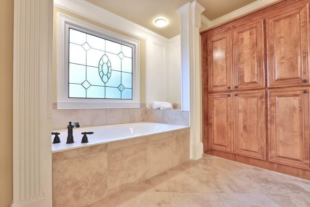 808 Stratford Court, Sandy Springs, Georgia 30350, 6 Bedrooms Bedrooms, ,6 BathroomsBathrooms,Residential,Sold,808 Stratford Court,6551437