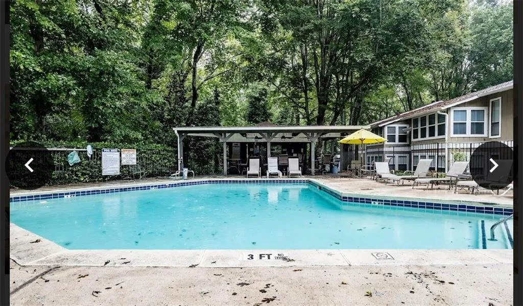 5147 Roswell Road Unit 9, Atlanta, Georgia 30342, 2 Bedrooms Bedrooms, ,1 BathroomBathrooms,Residential,Sold,5147 Roswell Road Unit 9,6988648