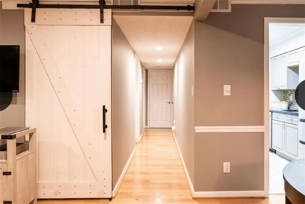 5147 Roswell Road Unit 9, Atlanta, Georgia 30342, 2 Bedrooms Bedrooms, ,1 BathroomBathrooms,Residential,Sold,5147 Roswell Road Unit 9,6988648