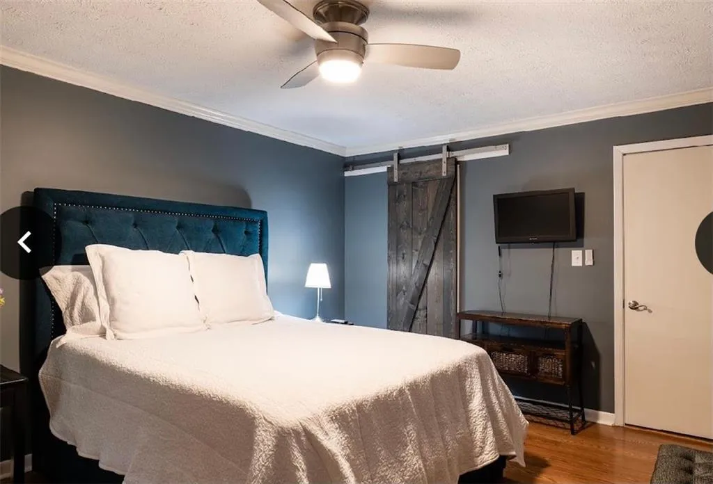 5147 Roswell Road Unit 9, Atlanta, Georgia 30342, 2 Bedrooms Bedrooms, ,1 BathroomBathrooms,Residential,Sold,5147 Roswell Road Unit 9,6988648