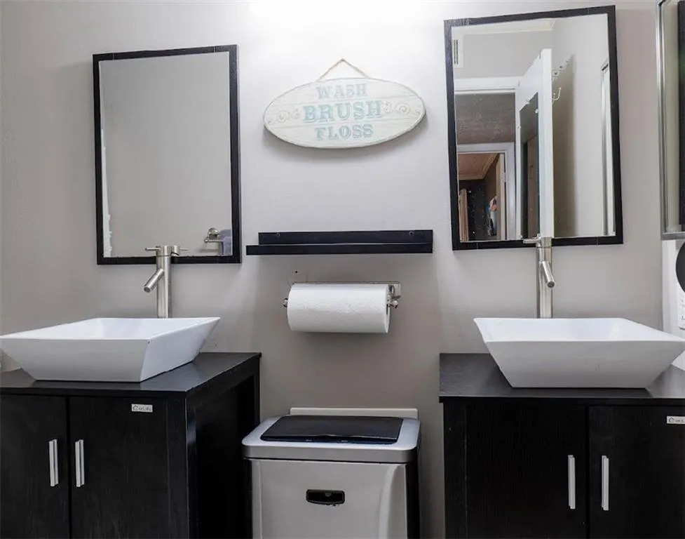 5147 Roswell Road Unit 9, Atlanta, Georgia 30342, 2 Bedrooms Bedrooms, ,1 BathroomBathrooms,Residential,Sold,5147 Roswell Road Unit 9,6988648