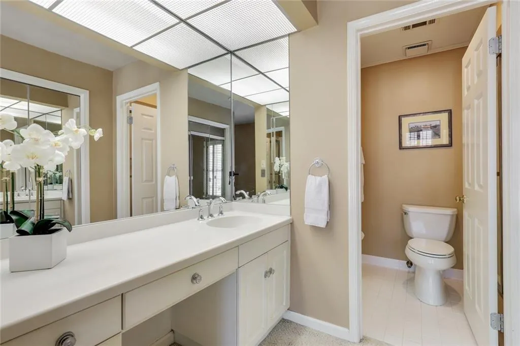 245 The South Chace, Sandy Springs, Georgia 30328, 3 Bedrooms Bedrooms, ,2 BathroomsBathrooms,Residential,Sold,245 The South Chace,6856954
