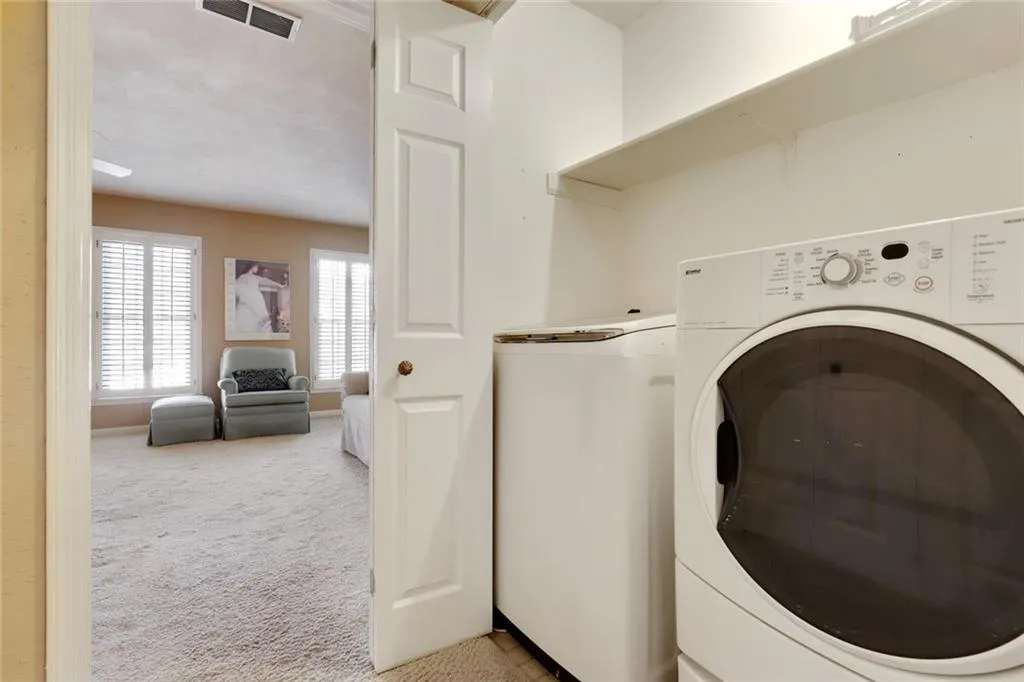 245 The South Chace, Sandy Springs, Georgia 30328, 3 Bedrooms Bedrooms, ,2 BathroomsBathrooms,Residential,Sold,245 The South Chace,6856954