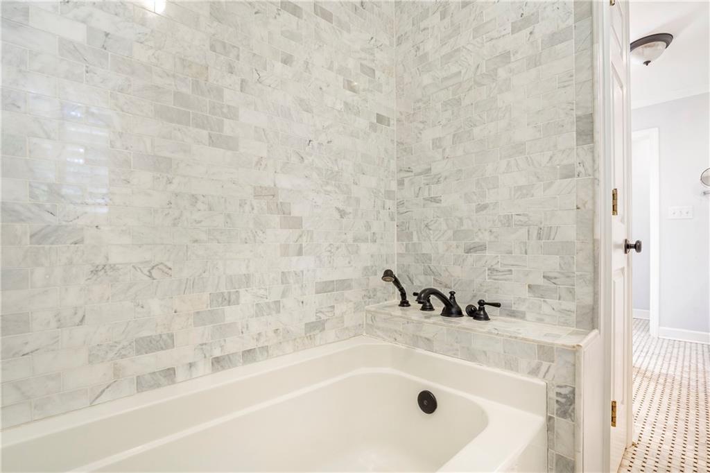 6760 Chesapeake Point, Sandy Springs, Georgia 30328, 4 Bedrooms Bedrooms, ,4 BathroomsBathrooms,Residential,Sold,6760 Chesapeake Point,7294943