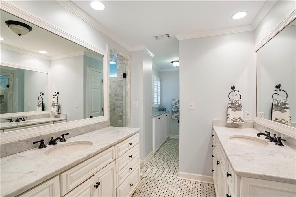 6760 Chesapeake Point, Sandy Springs, Georgia 30328, 4 Bedrooms Bedrooms, ,4 BathroomsBathrooms,Residential,Sold,6760 Chesapeake Point,7294943