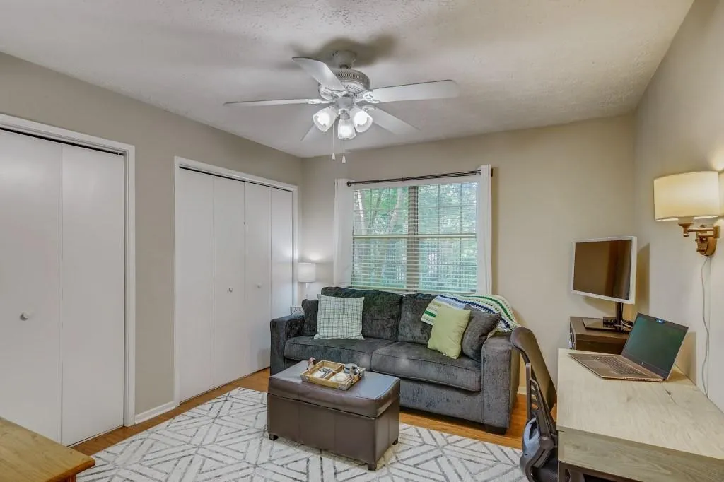 6824 Glenridge Drive Unit A, Atlanta, Georgia 30328, 2 Bedrooms Bedrooms, ,2 BathroomsBathrooms,Residential,Sold,6824 Glenridge Drive Unit A,6918333