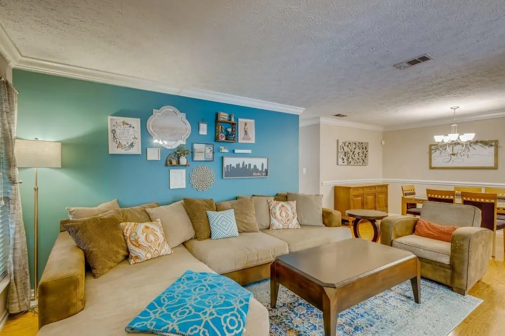 6824 Glenridge Drive Unit A, Atlanta, Georgia 30328, 2 Bedrooms Bedrooms, ,2 BathroomsBathrooms,Residential,Sold,6824 Glenridge Drive Unit A,6918333