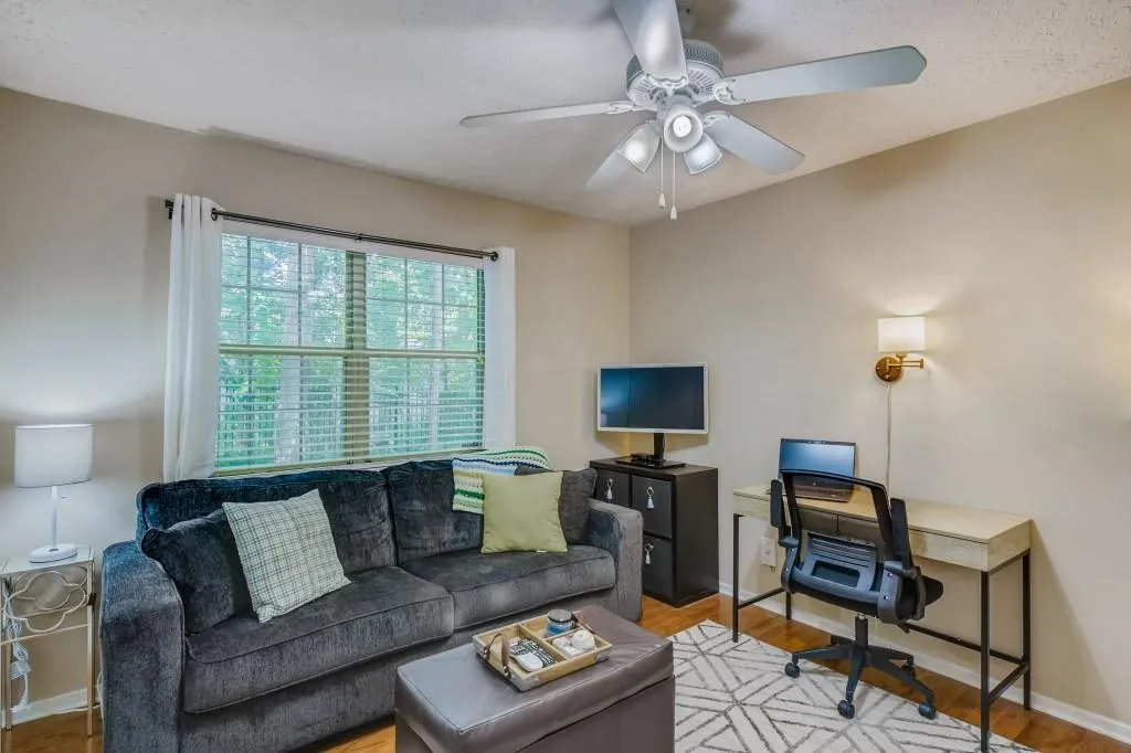 6824 Glenridge Drive Unit A, Atlanta, Georgia 30328, 2 Bedrooms Bedrooms, ,2 BathroomsBathrooms,Residential,Sold,6824 Glenridge Drive Unit A,6918333