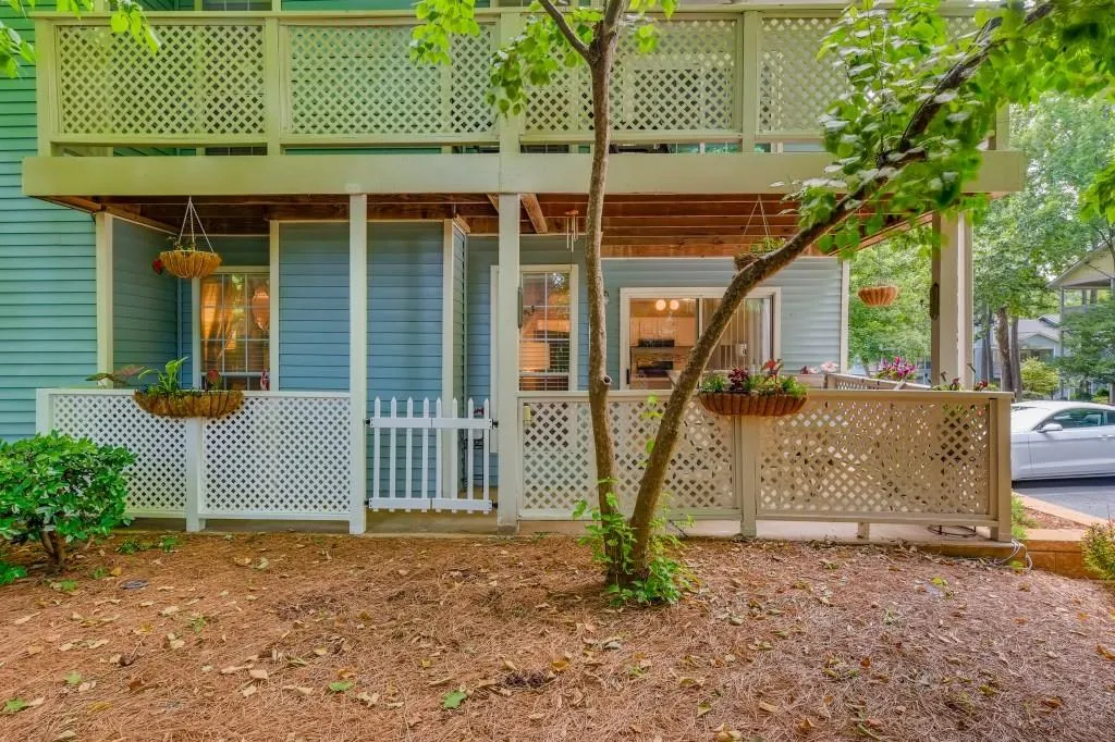 6824 Glenridge Drive Unit A, Atlanta, Georgia 30328, 2 Bedrooms Bedrooms, ,2 BathroomsBathrooms,Residential,Sold,6824 Glenridge Drive Unit A,6918333