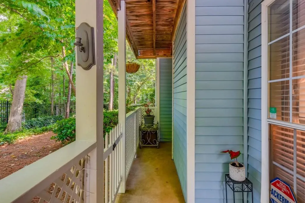6824 Glenridge Drive Unit A, Atlanta, Georgia 30328, 2 Bedrooms Bedrooms, ,2 BathroomsBathrooms,Residential,Sold,6824 Glenridge Drive Unit A,6918333
