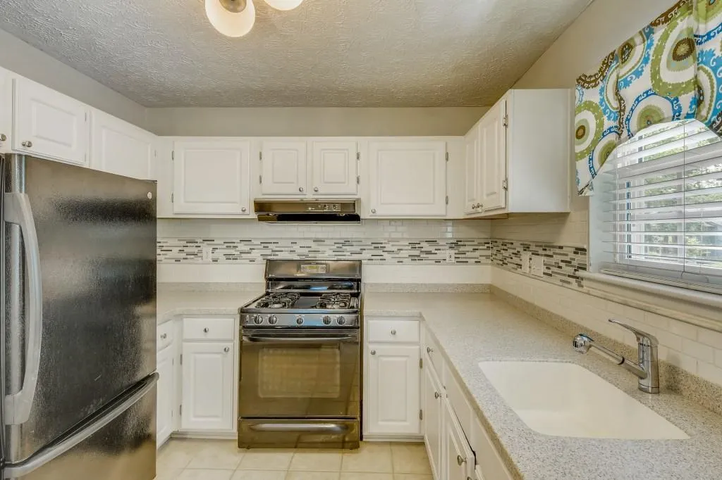 6824 Glenridge Drive Unit A, Atlanta, Georgia 30328, 2 Bedrooms Bedrooms, ,2 BathroomsBathrooms,Residential,Sold,6824 Glenridge Drive Unit A,6918333