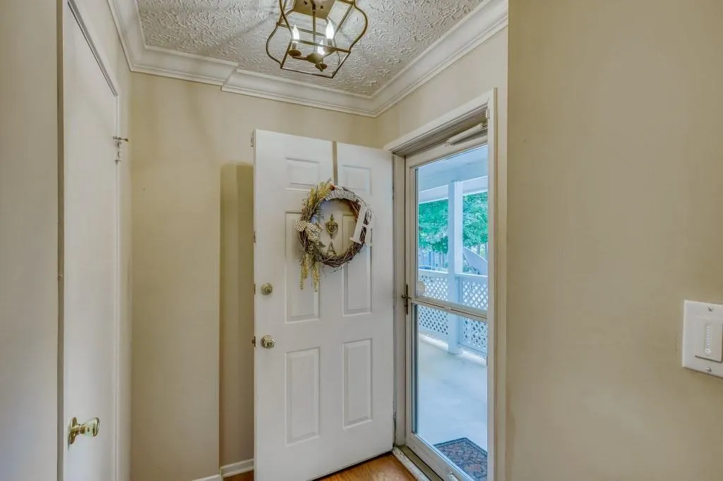 6824 Glenridge Drive Unit A, Atlanta, Georgia 30328, 2 Bedrooms Bedrooms, ,2 BathroomsBathrooms,Residential,Sold,6824 Glenridge Drive Unit A,6918333