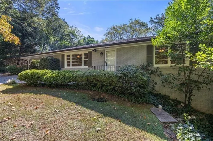 535 Valley Lane, Atlanta, Georgia 30328
