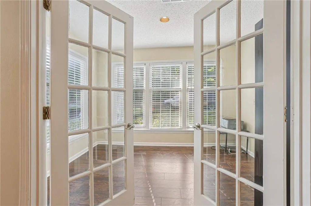 208 Bainbridge Drive, Atlanta, Georgia 30327, 2 Bedrooms Bedrooms, ,2 BathroomsBathrooms,Residential,For Sale,208 Bainbridge Drive,7615087