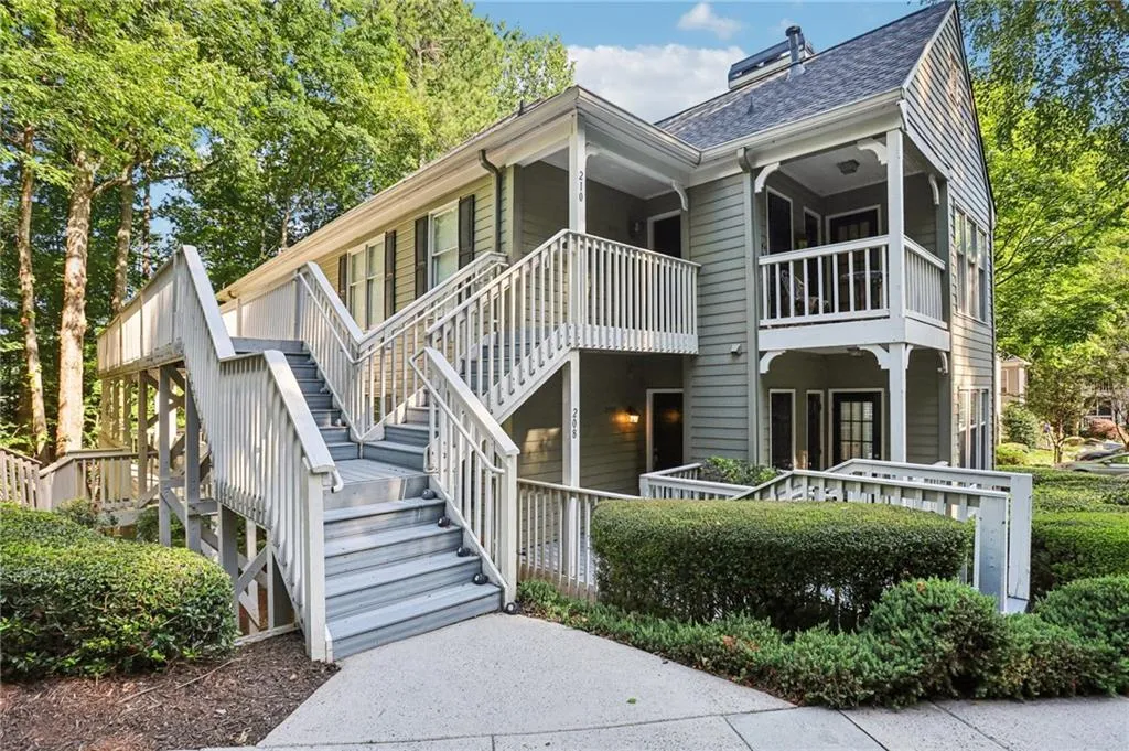 208 Bainbridge Drive, Atlanta, Georgia 30327, 2 Bedrooms Bedrooms, ,2 BathroomsBathrooms,Residential,For Sale,208 Bainbridge Drive,7615087