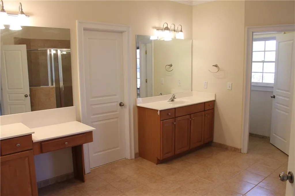 996 Pitts Road Unit H, Sandy Springs, Georgia 30350, 4 Bedrooms Bedrooms, ,5 BathroomsBathrooms,Residential,Sold,996 Pitts Road Unit H,5942539