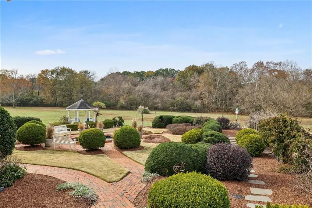 Outstanding privacy with abundant nature to experience