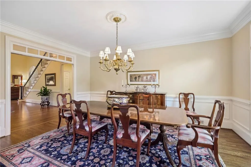 Large formal dining room perfect for entertaining!