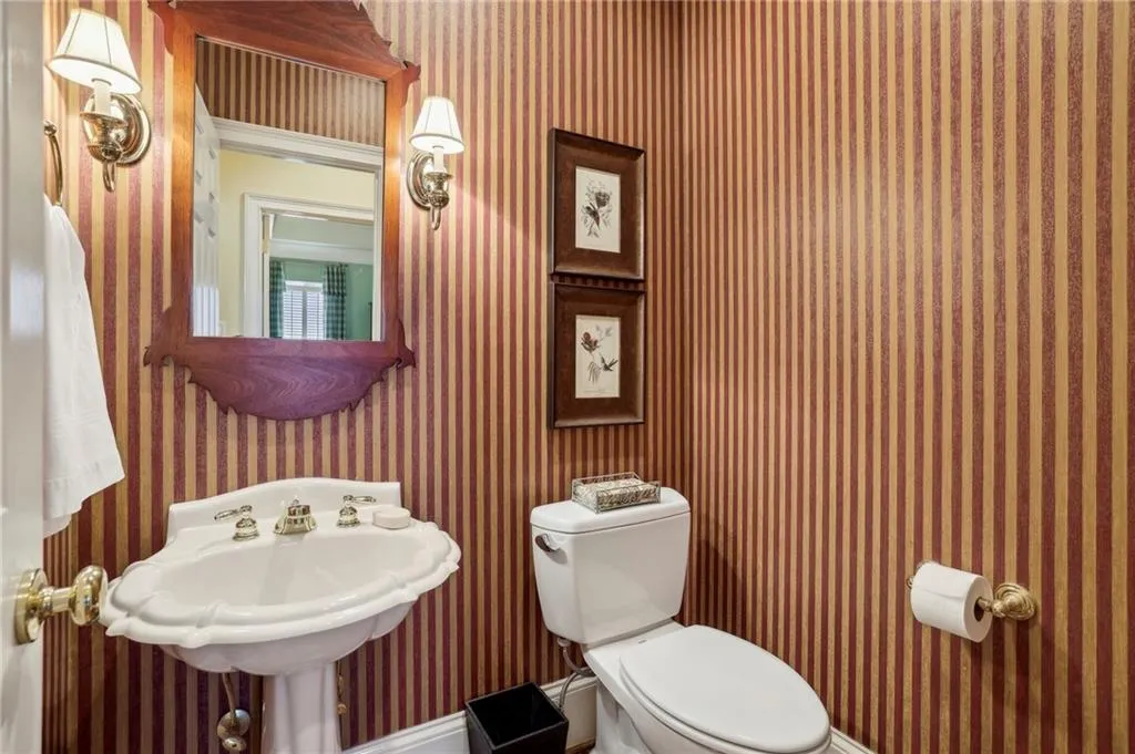 Powder ROom