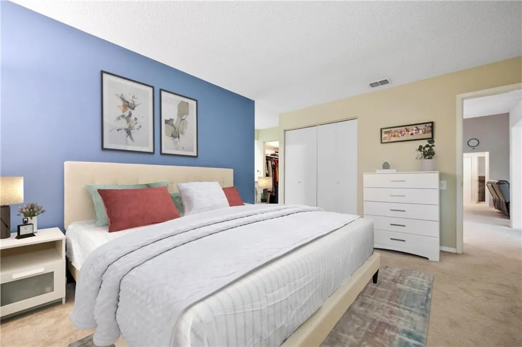 11 Dunwoody Springs Drive, Atlanta, Georgia 30328, 3 Bedrooms Bedrooms, ,2 BathroomsBathrooms,Residential,Sold,11 Dunwoody Springs Drive,6897553