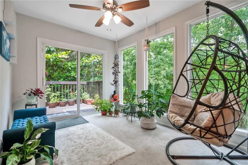 11 Dunwoody Springs Drive, Atlanta, Georgia 30328, 3 Bedrooms Bedrooms, ,2 BathroomsBathrooms,Residential,Sold,11 Dunwoody Springs Drive,6897553