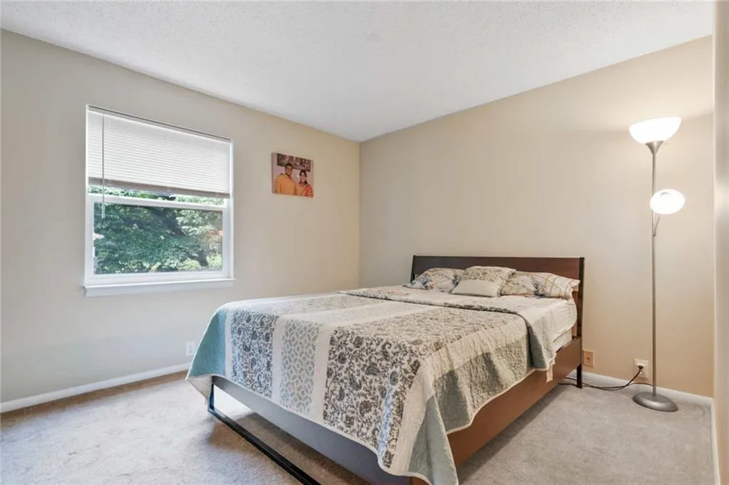 11 Dunwoody Springs Drive, Atlanta, Georgia 30328, 3 Bedrooms Bedrooms, ,2 BathroomsBathrooms,Residential,Sold,11 Dunwoody Springs Drive,6897553