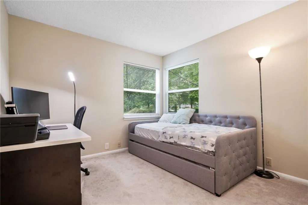 11 Dunwoody Springs Drive, Atlanta, Georgia 30328, 3 Bedrooms Bedrooms, ,2 BathroomsBathrooms,Residential,Sold,11 Dunwoody Springs Drive,6897553