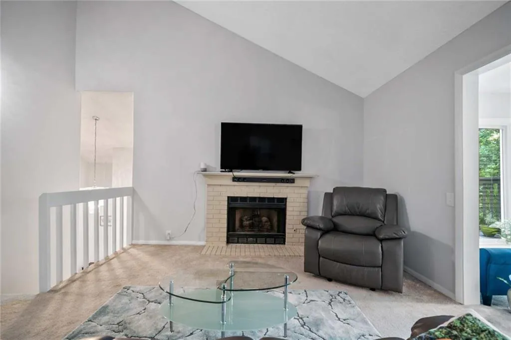 11 Dunwoody Springs Drive, Atlanta, Georgia 30328, 3 Bedrooms Bedrooms, ,2 BathroomsBathrooms,Residential,Sold,11 Dunwoody Springs Drive,6897553