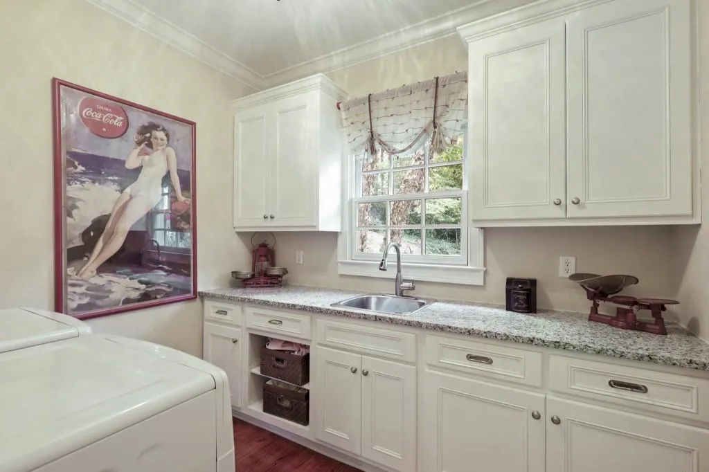 4765 Harris Trail Nw, Atlanta, Georgia 30327, 6 Bedrooms Bedrooms, ,6 BathroomsBathrooms,Residential,Sold,4765 Harris Trail Nw,6784453