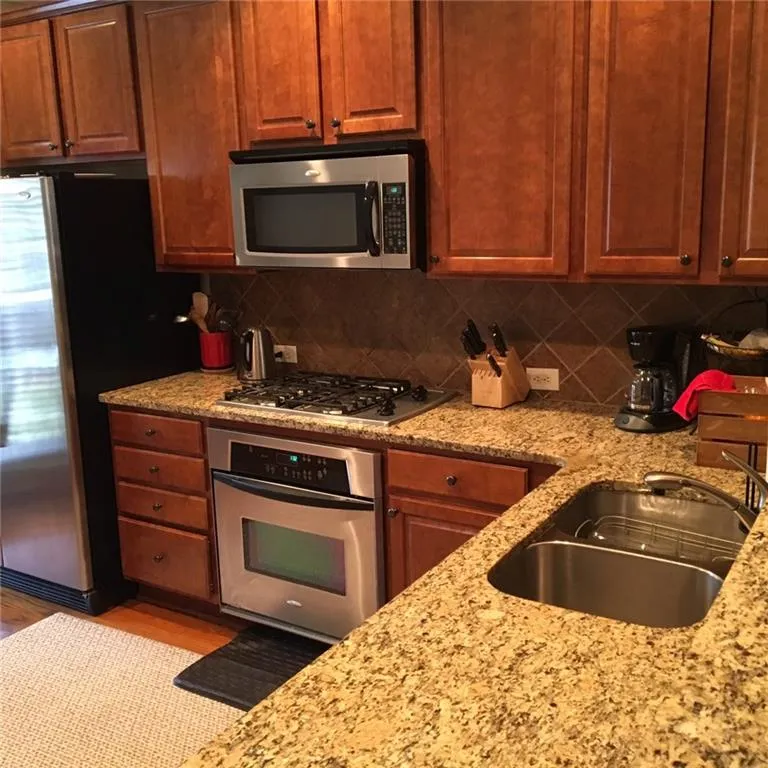 847 Perennial Drive Unit 97, Atlanta, Georgia 30328, 2 Bedrooms Bedrooms, ,2 BathroomsBathrooms,Residential,Sold,847 Perennial Drive Unit 97,5613378