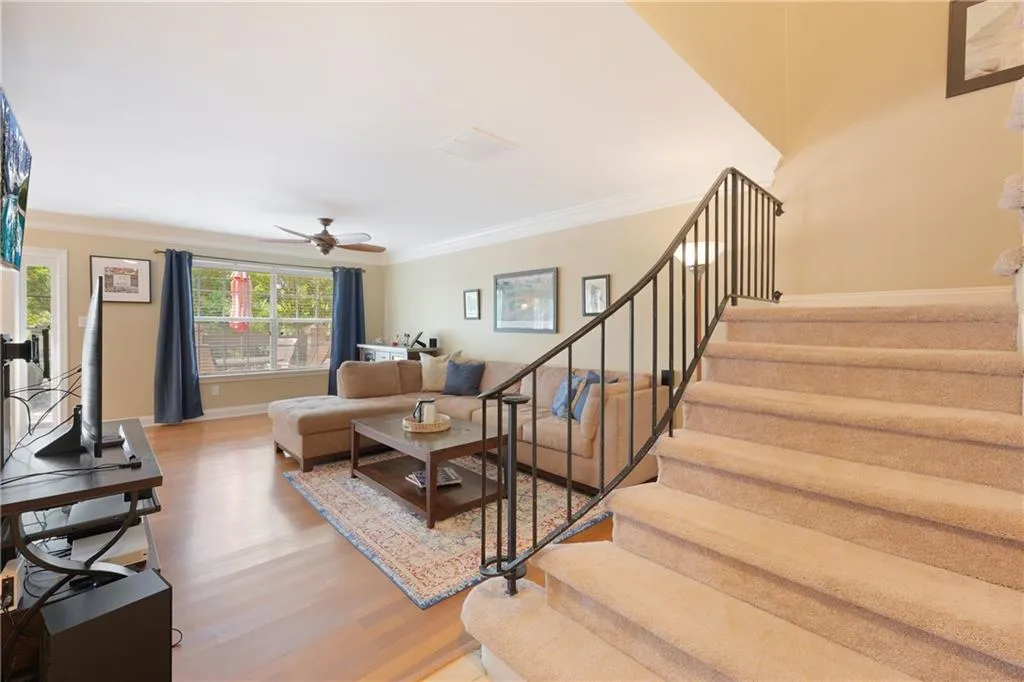 6980 Roswell Road Unit E2, Sandy Springs, Georgia 30328, 2 Bedrooms Bedrooms, ,2 BathroomsBathrooms,Residential,Sold,6980 Roswell Road Unit E2,7046254