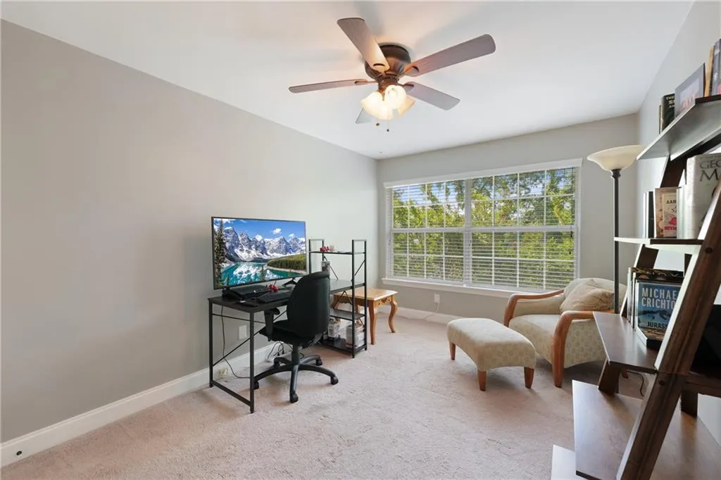 6980 Roswell Road Unit E2, Sandy Springs, Georgia 30328, 2 Bedrooms Bedrooms, ,2 BathroomsBathrooms,Residential,Sold,6980 Roswell Road Unit E2,7046254