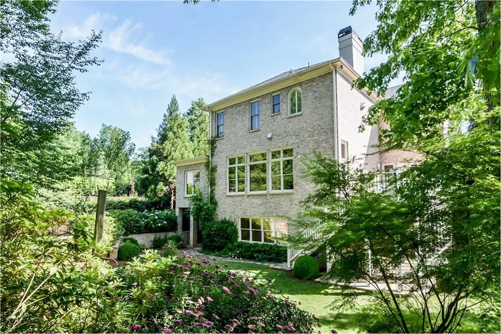 1620 High Trail, Atlanta, Georgia 30339, 6 Bedrooms Bedrooms, ,5 BathroomsBathrooms,Residential,Sold,1620 High Trail,5692354
