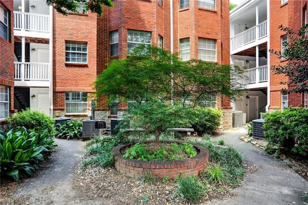 1041 State Street Nw Unit 23, Atlanta, Georgia 30318, 2 Bedrooms Bedrooms, ,2 BathroomsBathrooms,Residential,For Sale,1041 State Street Nw Unit 23,7607755