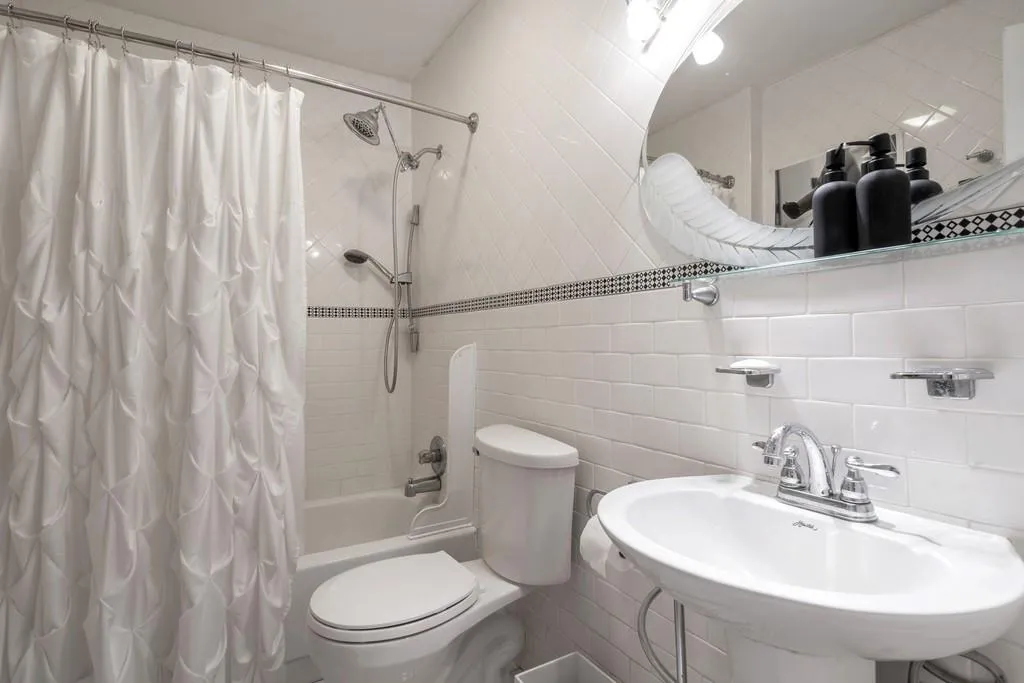 1202 Old Hammond Chase Ne Unit 1202, Sandy Springs, Georgia 30350, 3 Bedrooms Bedrooms, ,2 BathroomsBathrooms,Residential,Sold,1202 Old Hammond Chase Ne Unit 1202,6515922
