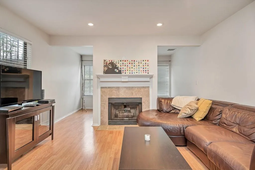 1202 Old Hammond Chase Ne Unit 1202, Sandy Springs, Georgia 30350, 3 Bedrooms Bedrooms, ,2 BathroomsBathrooms,Residential,Sold,1202 Old Hammond Chase Ne Unit 1202,6515922