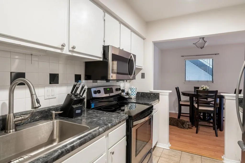 1202 Old Hammond Chase Ne Unit 1202, Sandy Springs, Georgia 30350, 3 Bedrooms Bedrooms, ,2 BathroomsBathrooms,Residential,Sold,1202 Old Hammond Chase Ne Unit 1202,6515922