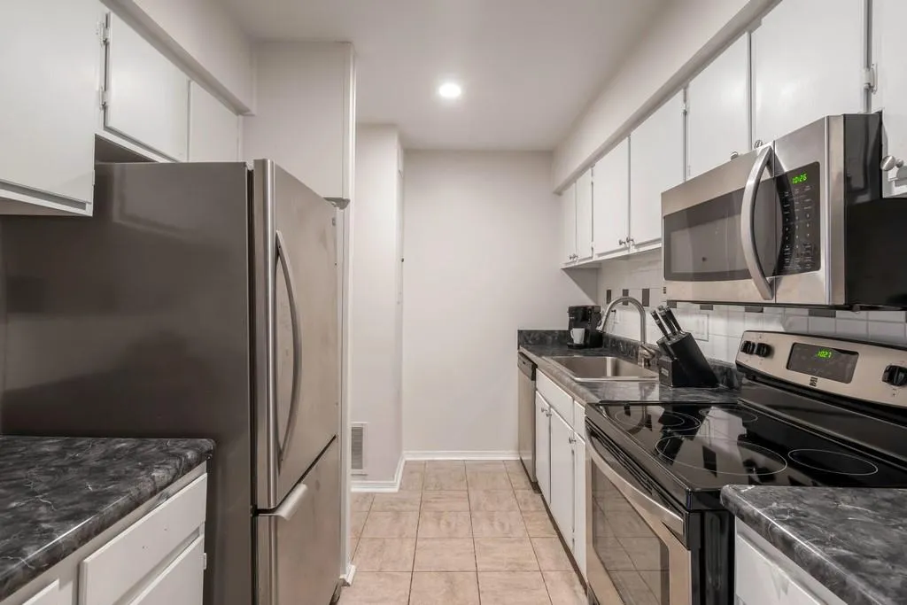 1202 Old Hammond Chase Ne Unit 1202, Sandy Springs, Georgia 30350, 3 Bedrooms Bedrooms, ,2 BathroomsBathrooms,Residential,Sold,1202 Old Hammond Chase Ne Unit 1202,6515922