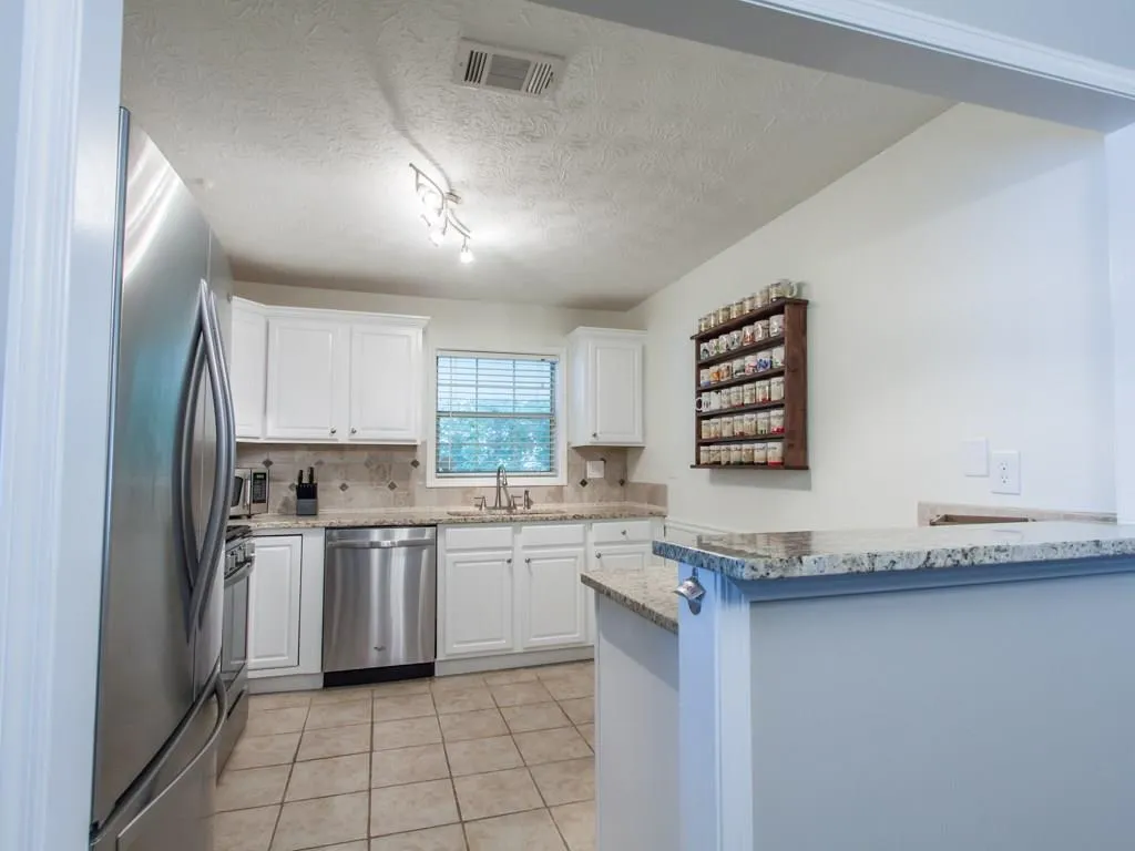 705 Vicksburg Place, Sandy Springs, Georgia 30350, 3 Bedrooms Bedrooms, ,2 BathroomsBathrooms,Residential,Sold,705 Vicksburg Place,5723426