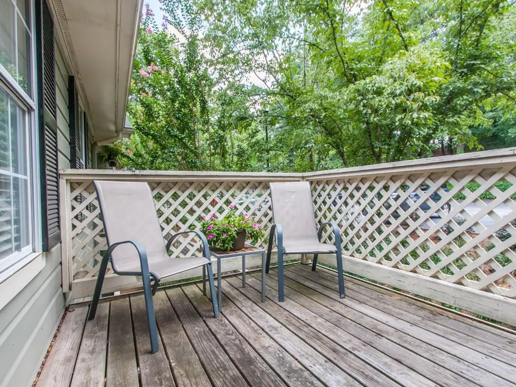 705 Vicksburg Place, Sandy Springs, Georgia 30350, 3 Bedrooms Bedrooms, ,2 BathroomsBathrooms,Residential,Sold,705 Vicksburg Place,5723426