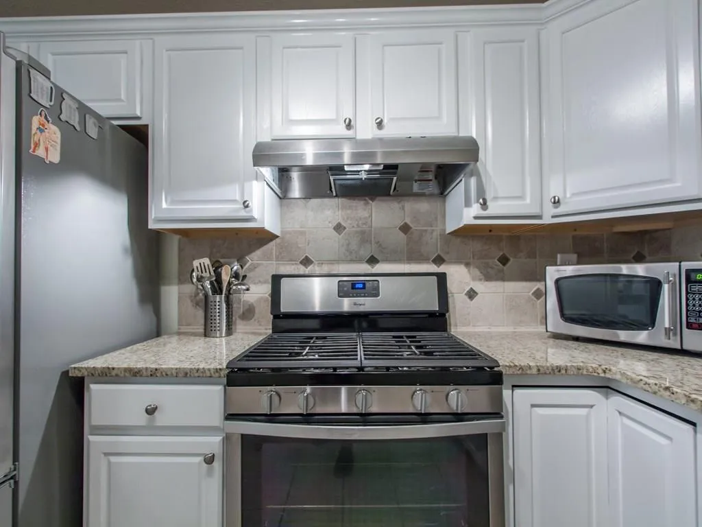 705 Vicksburg Place, Sandy Springs, Georgia 30350, 3 Bedrooms Bedrooms, ,2 BathroomsBathrooms,Residential,Sold,705 Vicksburg Place,5723426