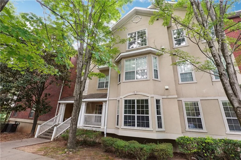 5641 Roswell Road Unit 103, Atlanta, Georgia 30342, 2 Bedrooms Bedrooms, ,2 BathroomsBathrooms,Residential,For Sale,5641 Roswell Road Unit 103,7508516
