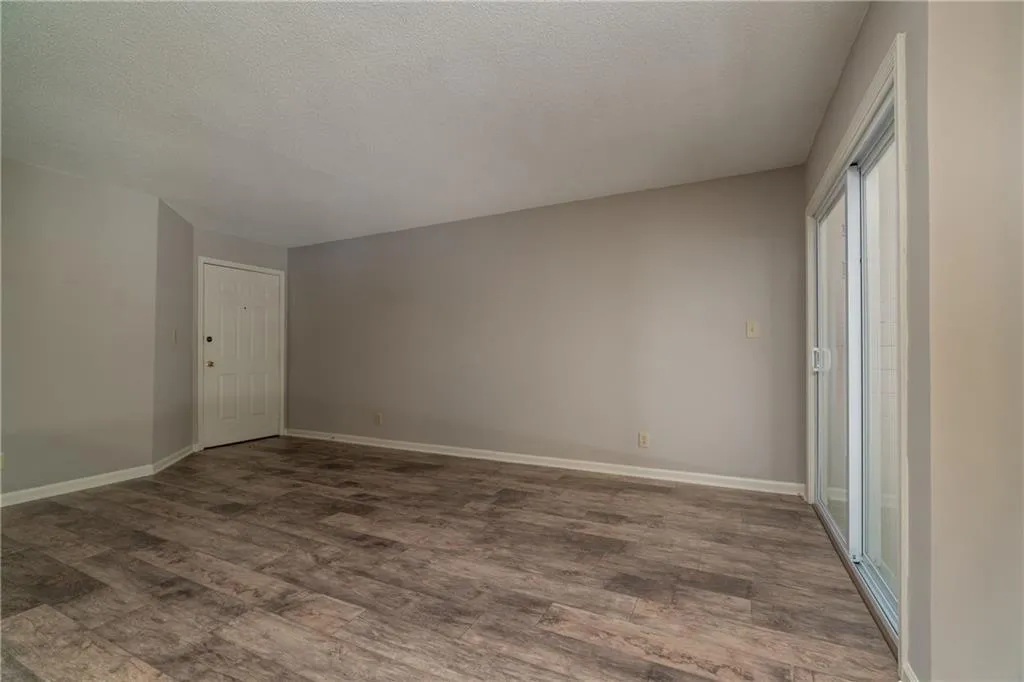 910 Garden Court, Sandy Springs, Georgia 30328, 2 Bedrooms Bedrooms, ,2 BathroomsBathrooms,Residential,Sold,910 Garden Court,6031997