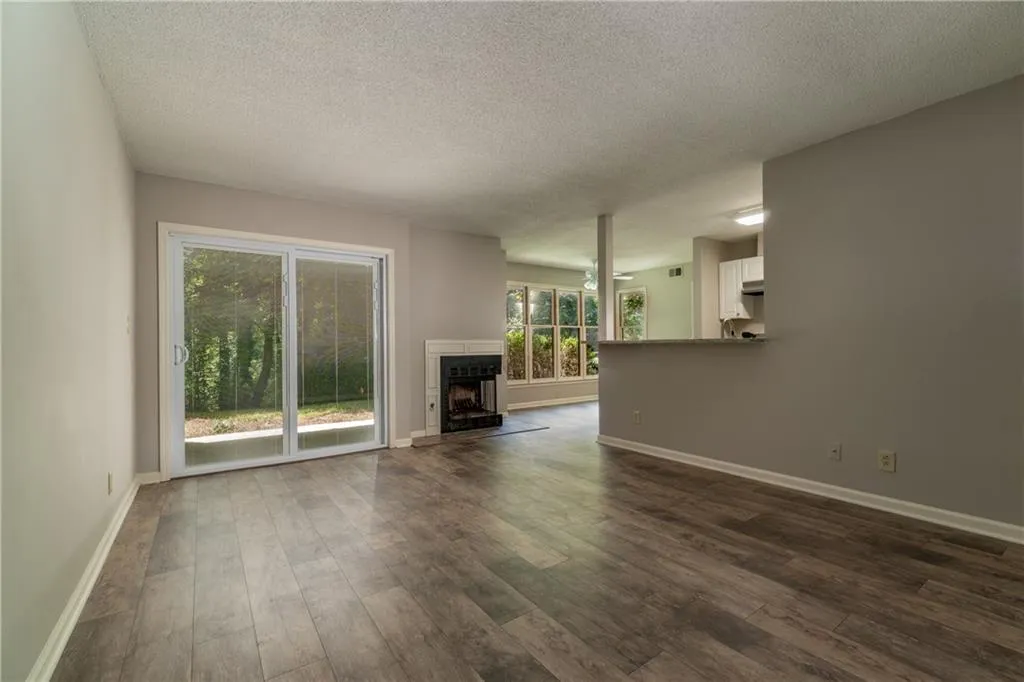 910 Garden Court, Sandy Springs, Georgia 30328, 2 Bedrooms Bedrooms, ,2 BathroomsBathrooms,Residential,Sold,910 Garden Court,6031997