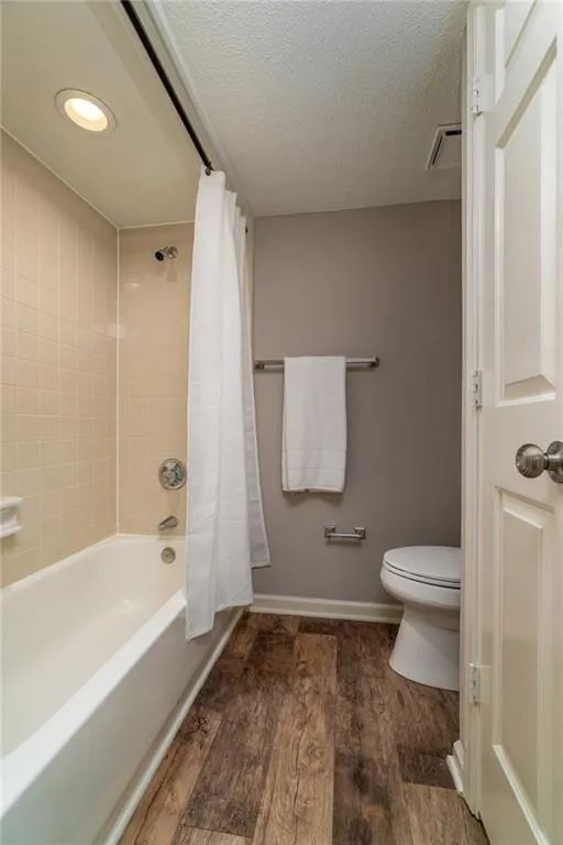 910 Garden Court, Sandy Springs, Georgia 30328, 2 Bedrooms Bedrooms, ,2 BathroomsBathrooms,Residential,Sold,910 Garden Court,6031997